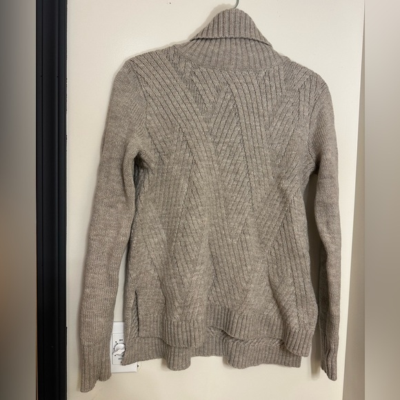 Vince Traveling Rib Turtleneck - Picture 2 of 6